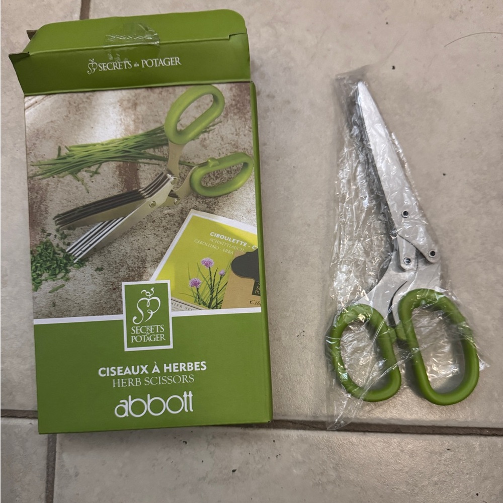 Green Herb Scissors